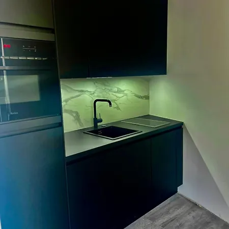 Good Vibes Luxury Homes 凯撒斯劳滕